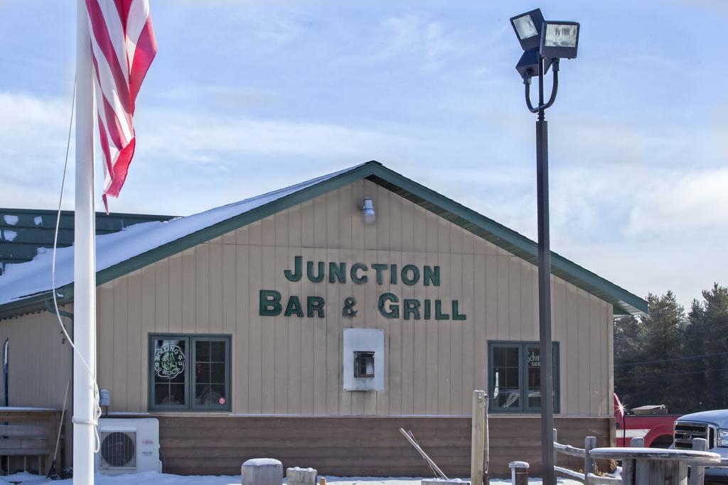 Junction Inn Suites & Conference Center Babbitt 外观 照片