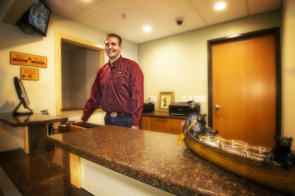 Junction Inn Suites & Conference Center Babbitt 外观 照片